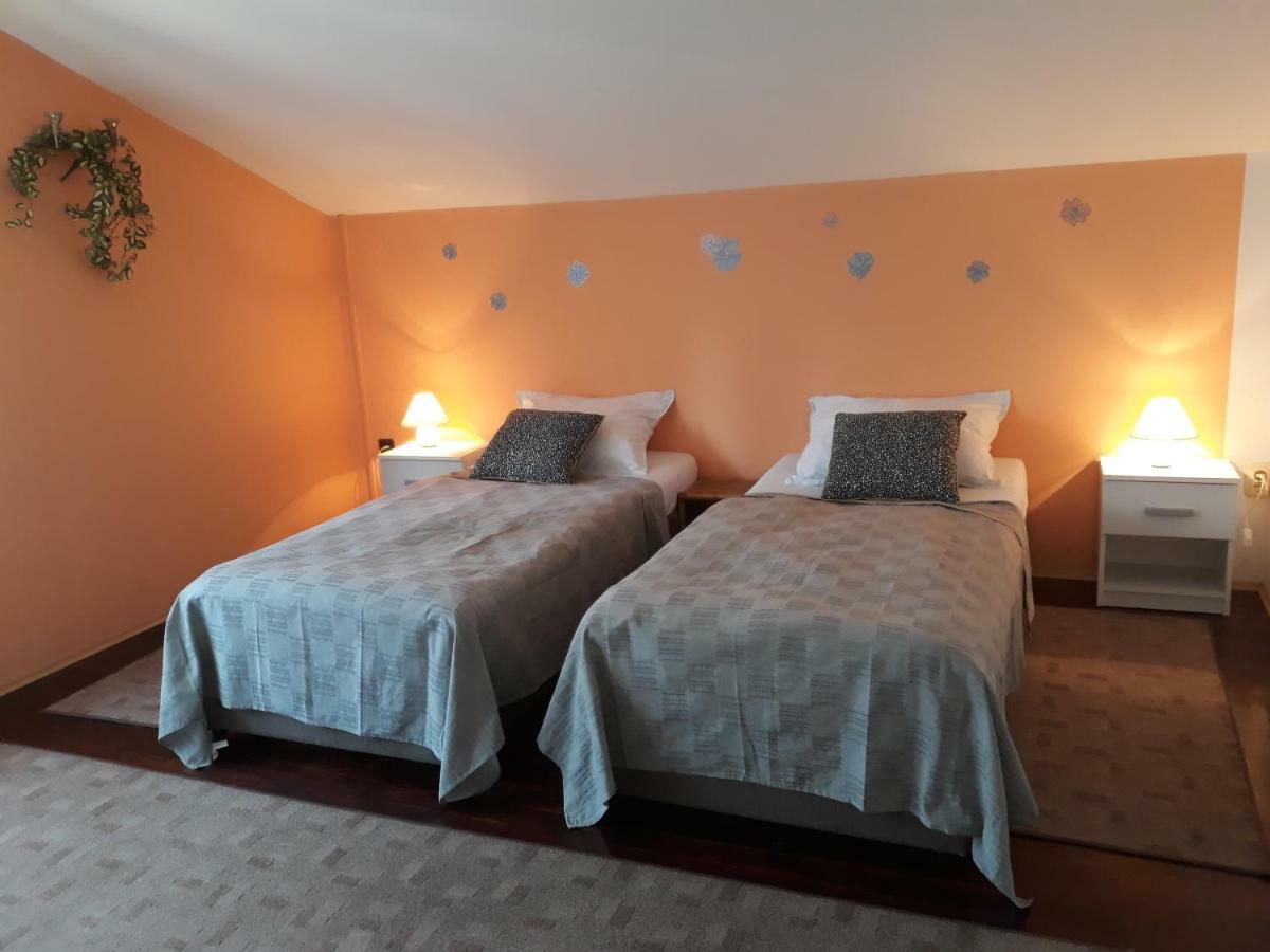 Apartmani Kristanic Károlyváros Kültér fotó